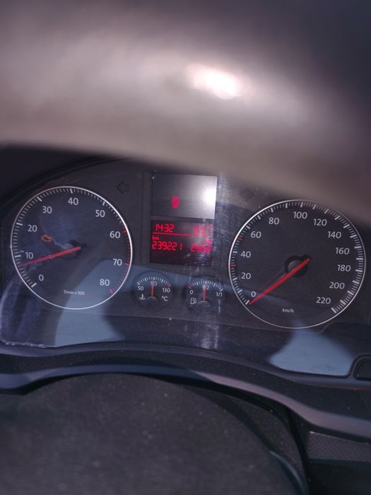 Голф 5.      Че 1,4 бензін