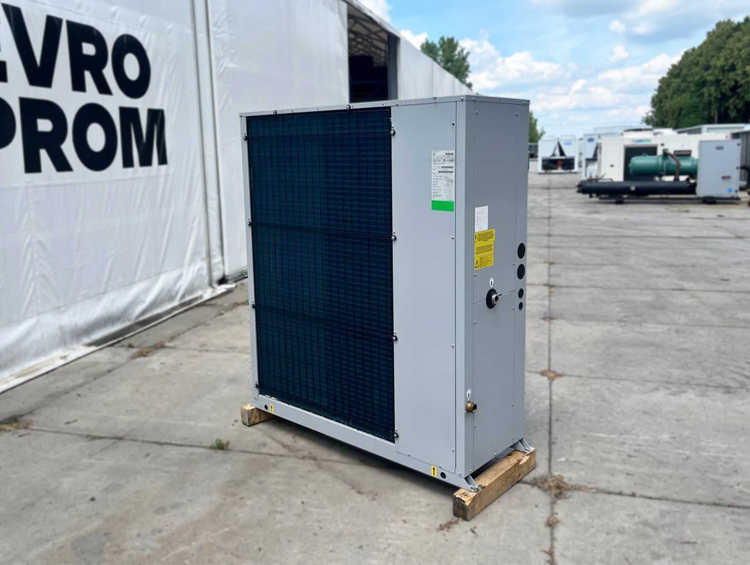 Чіллер/Тепловий насос SYSTEMAIR SYSCROLL 30 28/26 кВт. 2023р. Новий