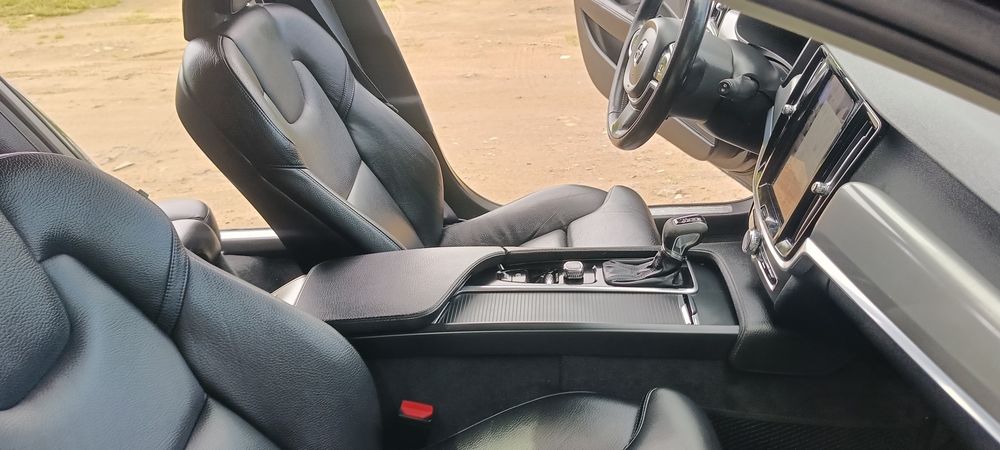 Volvo  V90 D4 190km 2020R.
