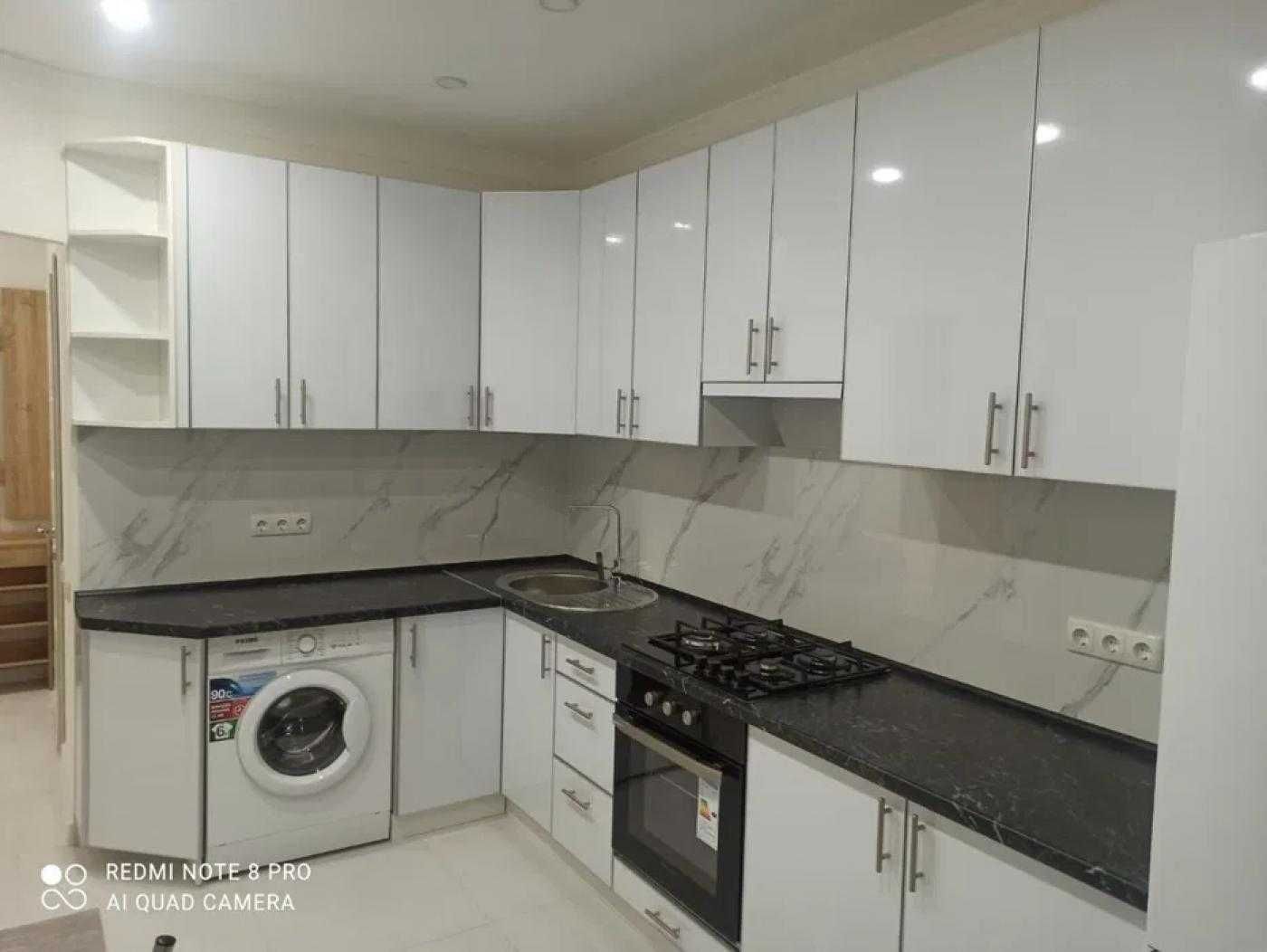 Продам 1 комнатную квартиру в  жк Чайке