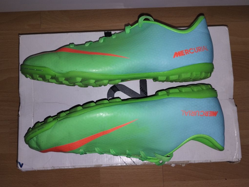 Buty piłkarskie turfy 38,5 Nike Mercurial Victory IV TF