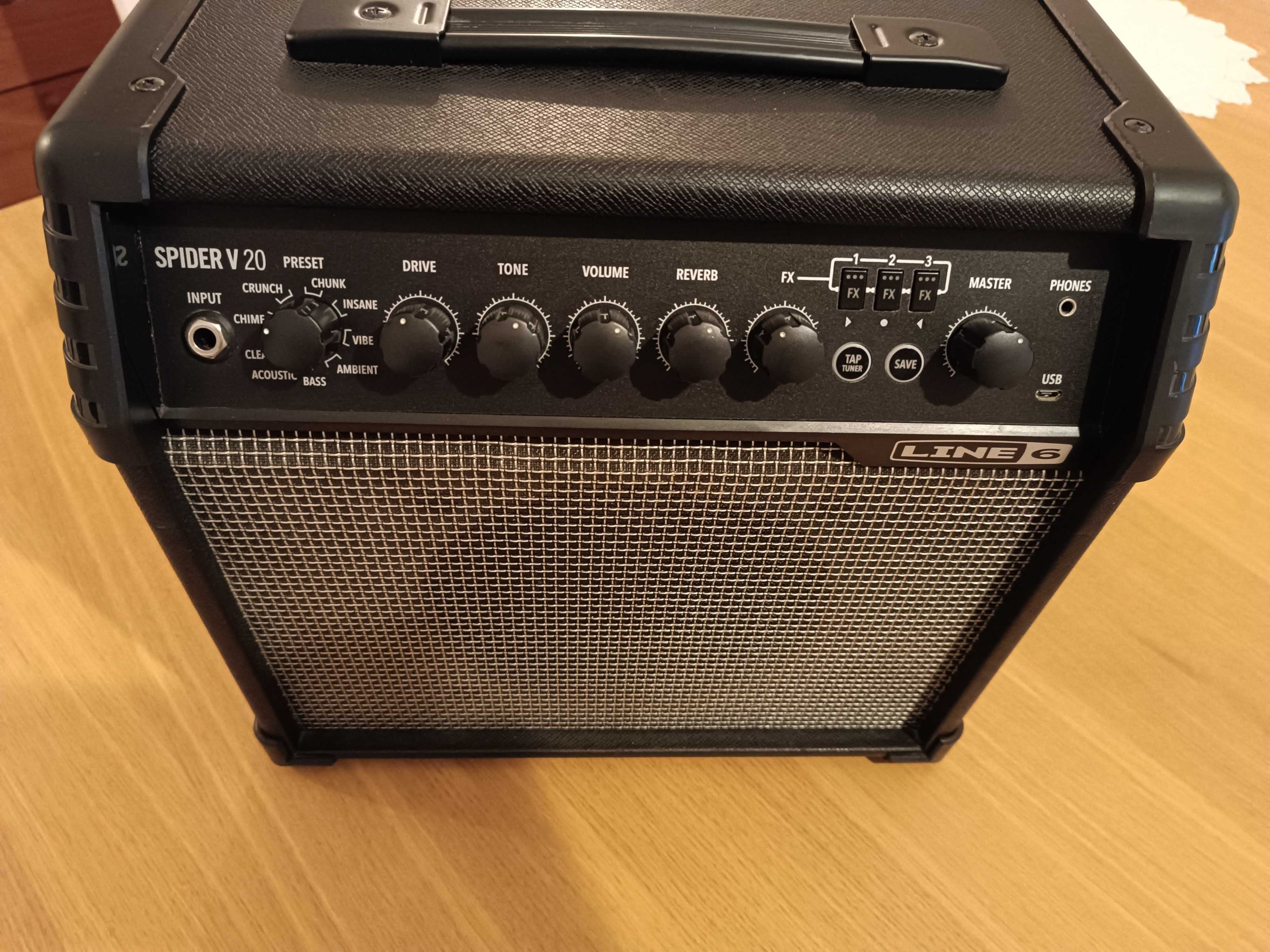 Line 6 Spider V 20 mkII amplificador