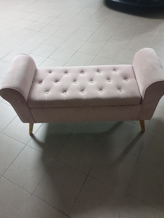 Sofa , poltrona e estante em cubo