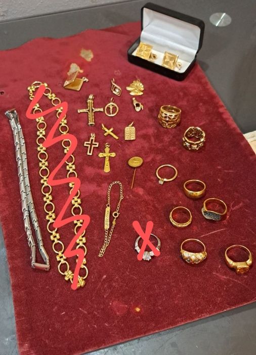 Diversas peças vintage Ouro.