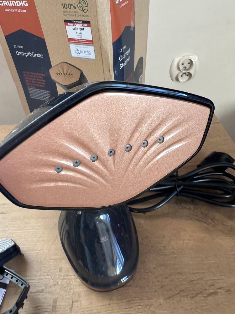 Nowy Streamer żelazko parowe firmy Grunding  ST 7950