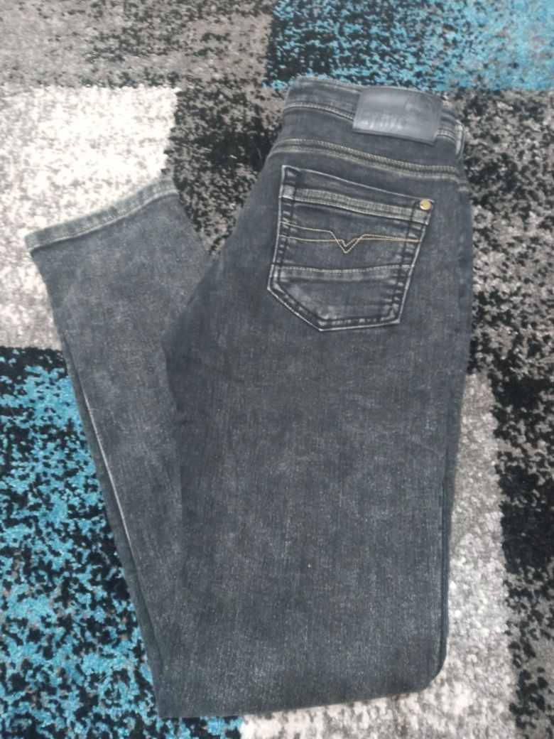 Spodnie jeansowe r 152