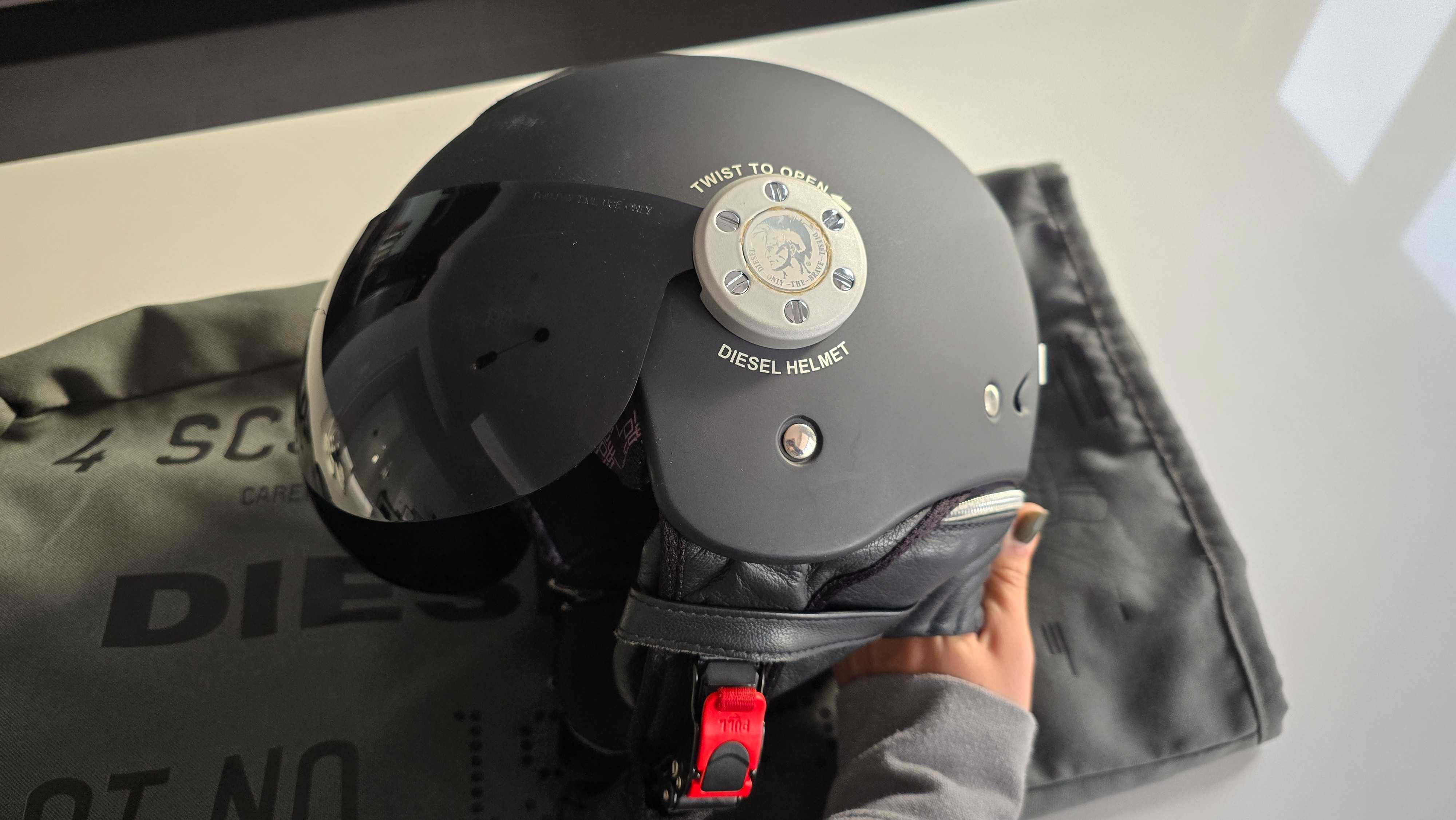 Capacete aberto AGV vintage edição Diesel
