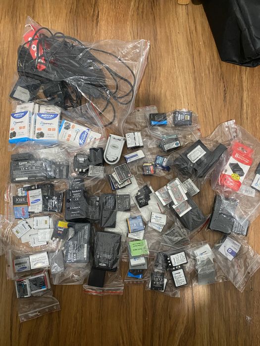 Wielki zestaw baterii i ladowarek do aparatów cyfrowych Sony Nikon