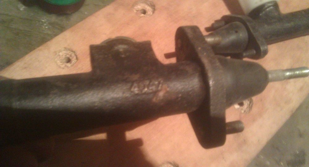 главный цилиндр сцепления Волга...Газель.СССР.