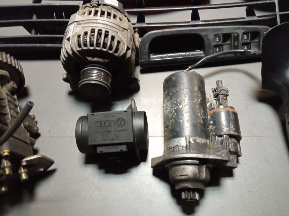 VW Golf IV 1.9 TDI alternator rozrusznik pompa lampa przepływomierz