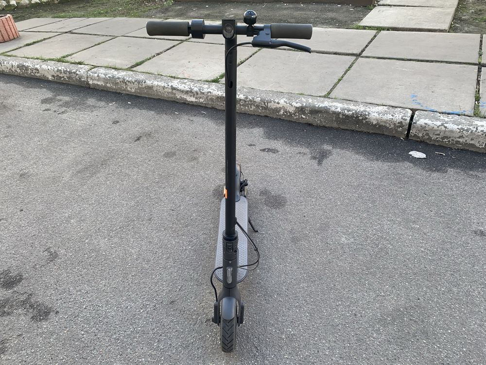 Електросамокат Xiaomi Mi Electric Scooter Essential Black