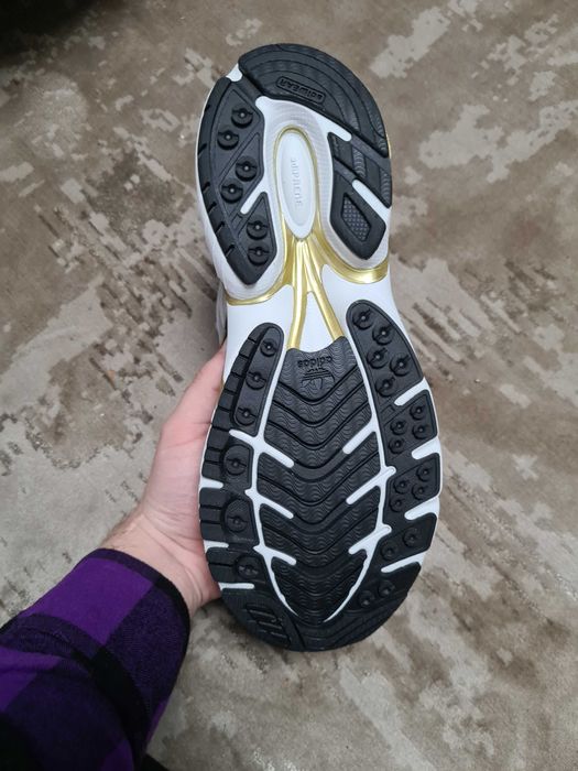 Adistar cushion shoes