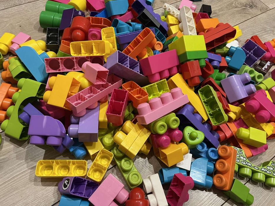 Конструктор для малюків