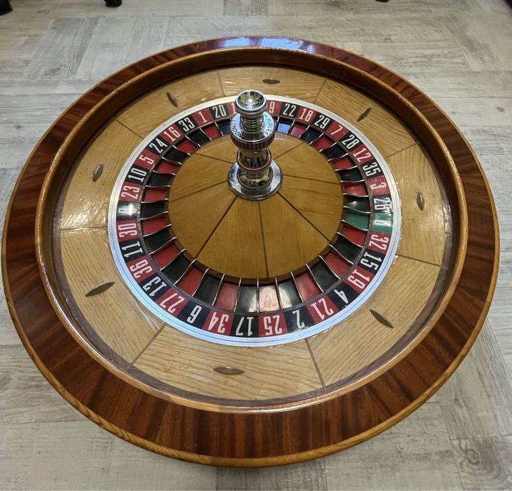 Американская рулетка full size, казино, London, John Huxley