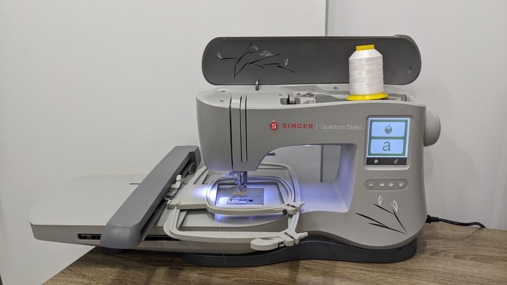 Вишивальна машина Singer Quantum Stylist EM 200