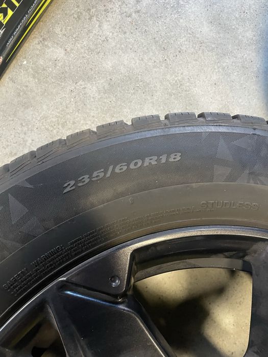 Opony felgi 18 Honda CRV zimowe czarne