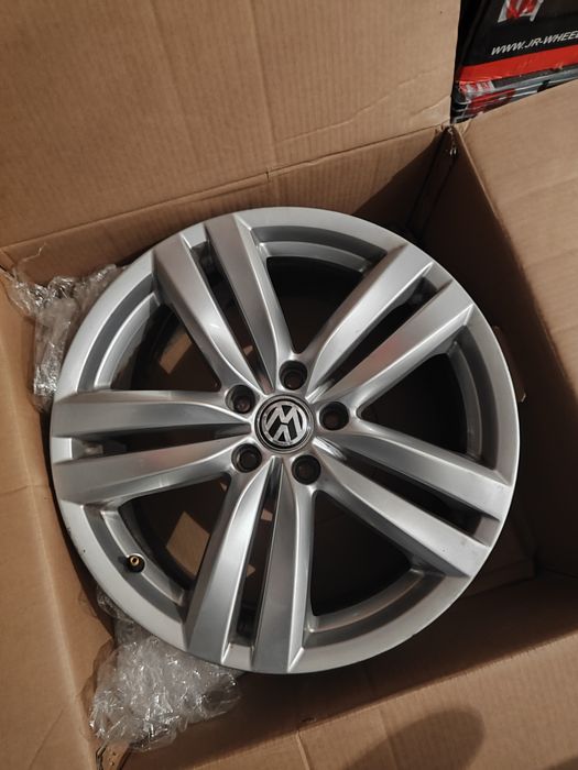Оригінальні Диски VW passat b7 highline (kansas) 18