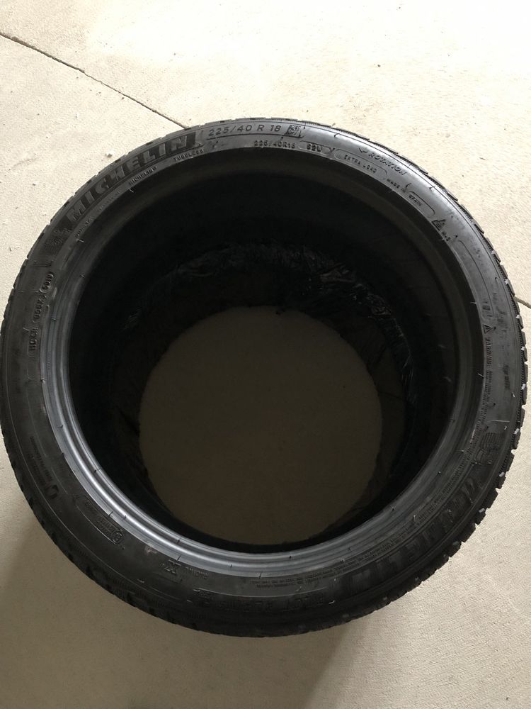 Резина, шини Michelin зима 225/40 R18 (2шт) Alpin 5