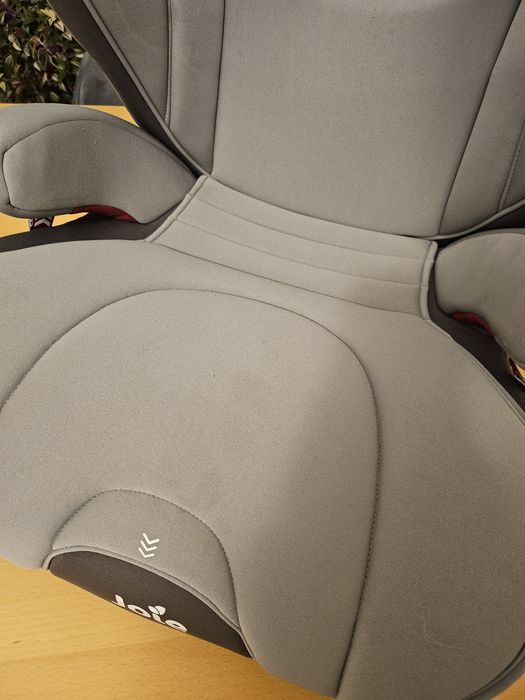 Fotelik samochodowy Joie Traver