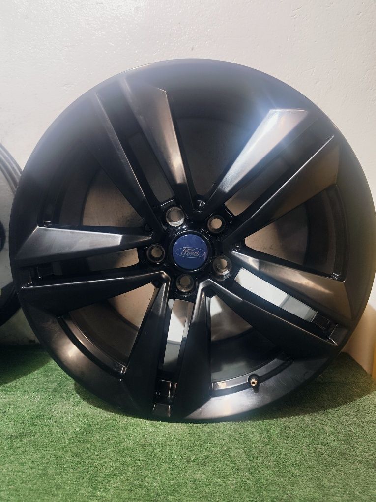 Felgi aluminiowe OE Ford Mustang 5x114.3 et 45 19" 9J TPMS