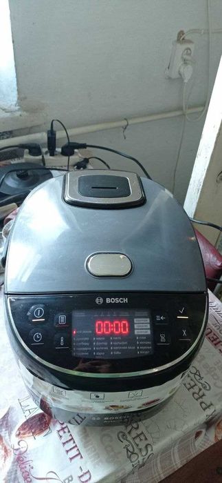 Мультиварка Bosch MUC22B42RU