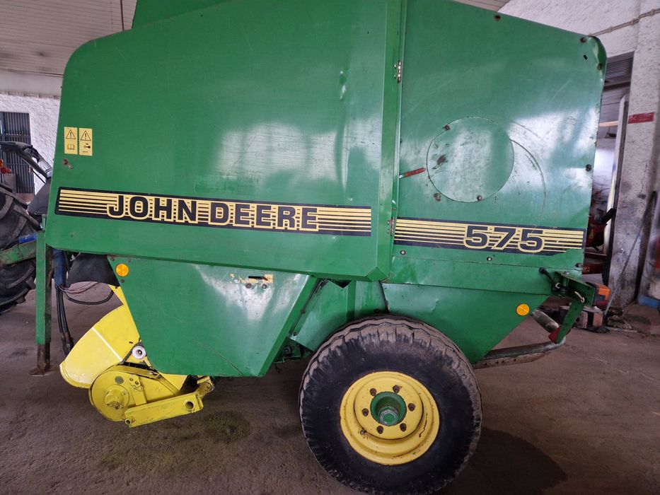 Enfardadeira John Deere 575