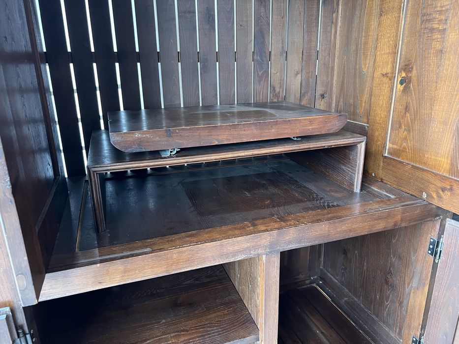 Armário para televisão em castanho