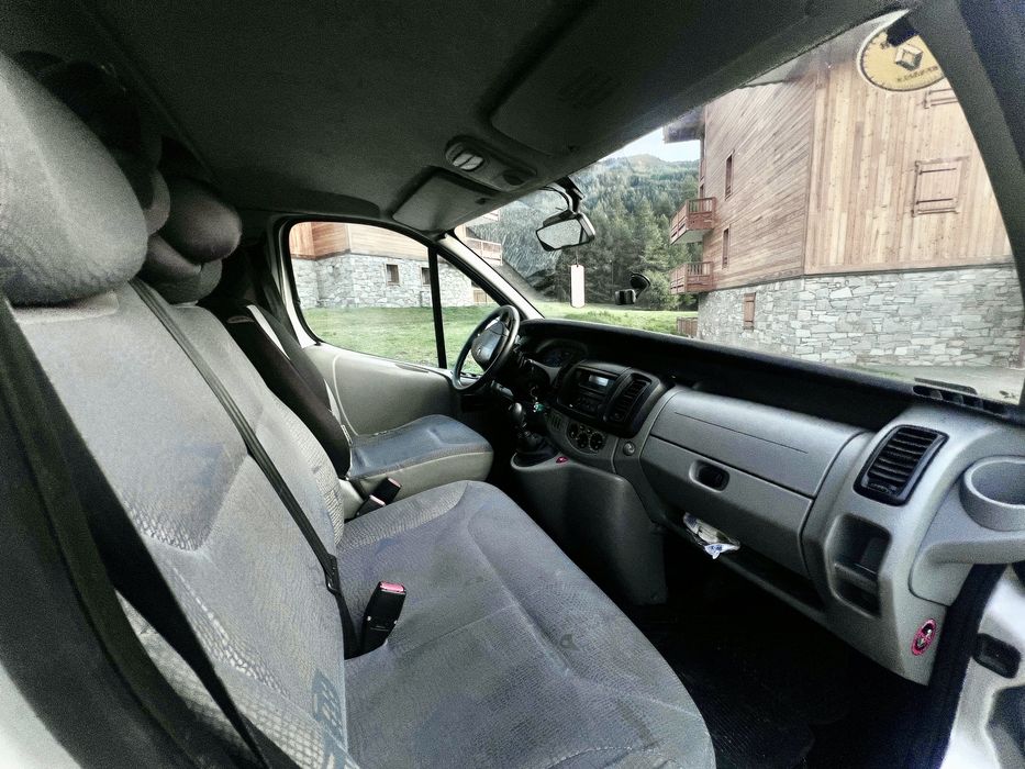 RENAULT TRAFIC 1.9 dCi 100 KM – 2004 6 osób, bus