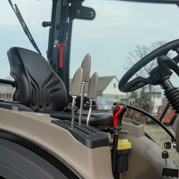 Мінітрактор Скаут ТЕ-504 з кабіною, кондиціонером /Реверс / 4х4