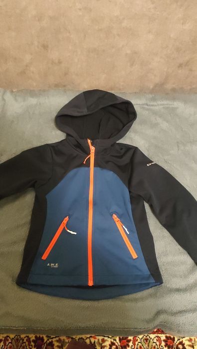 Куртки на рост от 128-140 по 200грн