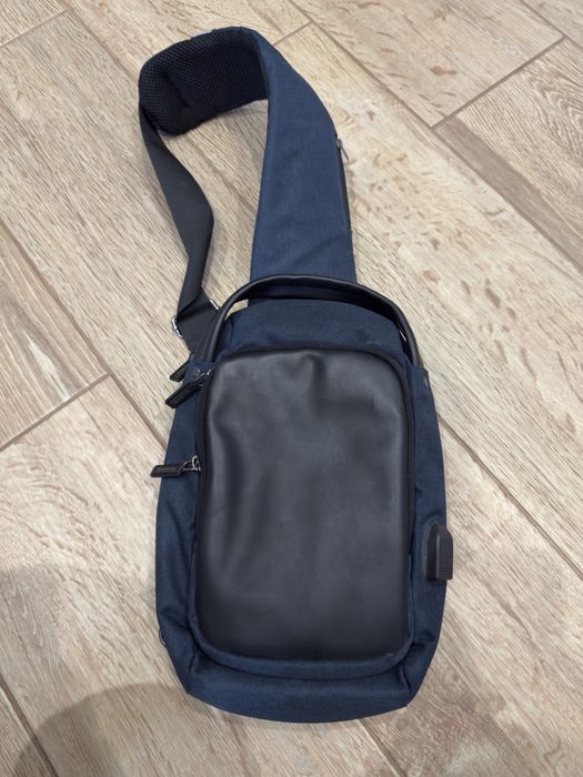 Продам чоловічу барсетку , сумку бананку