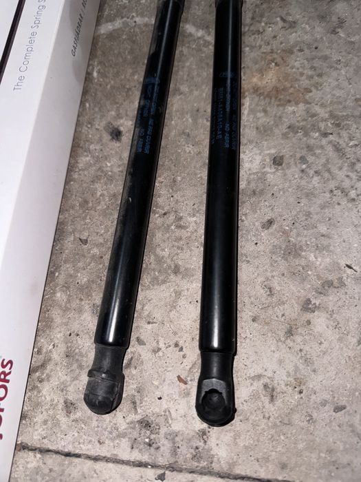 Амортизаторы багажника форд фокус 3