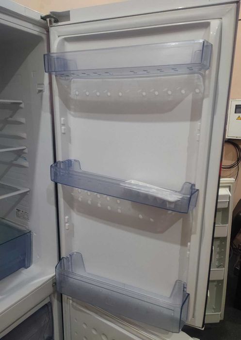 Холодильник двухкамерный BEKO