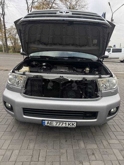 Toyota sequoia platinum