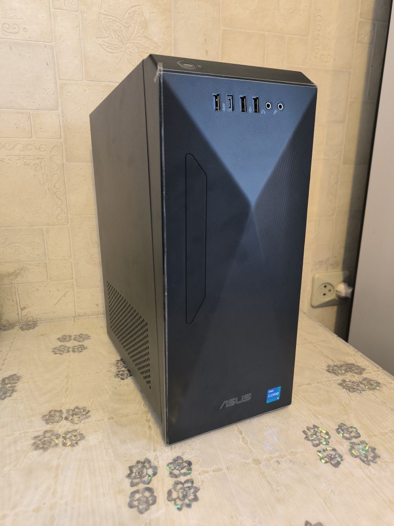 I5 11400, 16GB DDR4 Hunix 3200 (2*8), БЖ 500W (6+2) + (6+2) 80 PLUS.