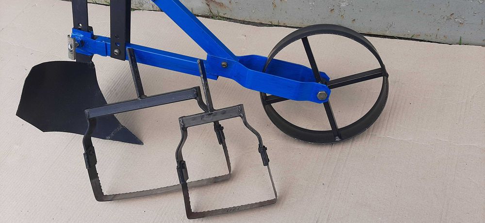 Культиватор Косуля ручний обробка землі плужок