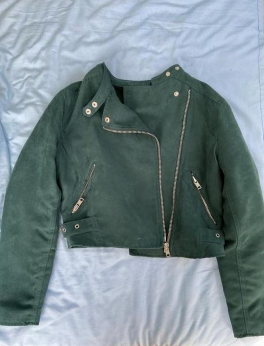 Замшева куртка-косуха Bershka гарного смарагдового кольору