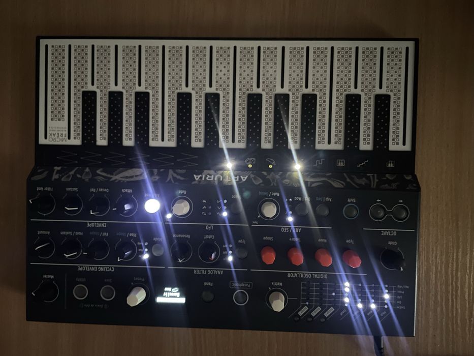 Arturia MicroFreak syntezator + sekwencer
