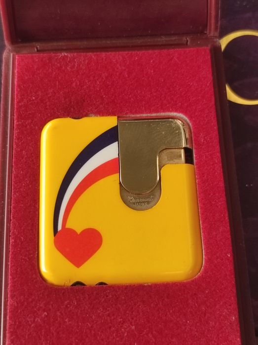 Isqueiros antigos novos