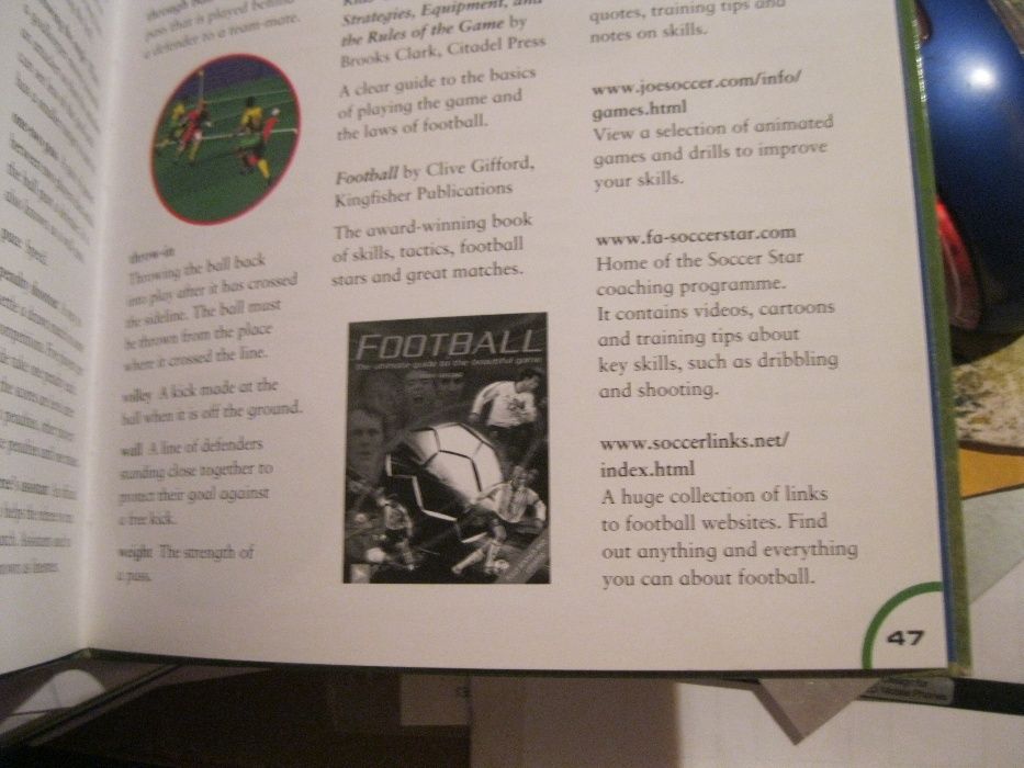 football skills Clive Gifford книга английский язык Клайв Гифорд