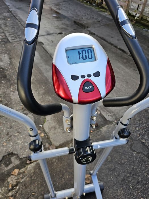 Orbitrek mechaniczny z regulacją obciążenia, licznik puls
