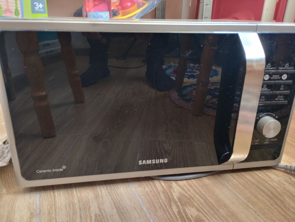 Микроволновая печь с грилем Samsung MG23F302TAS/UA
