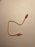 Pomarańczowy kabel JBL