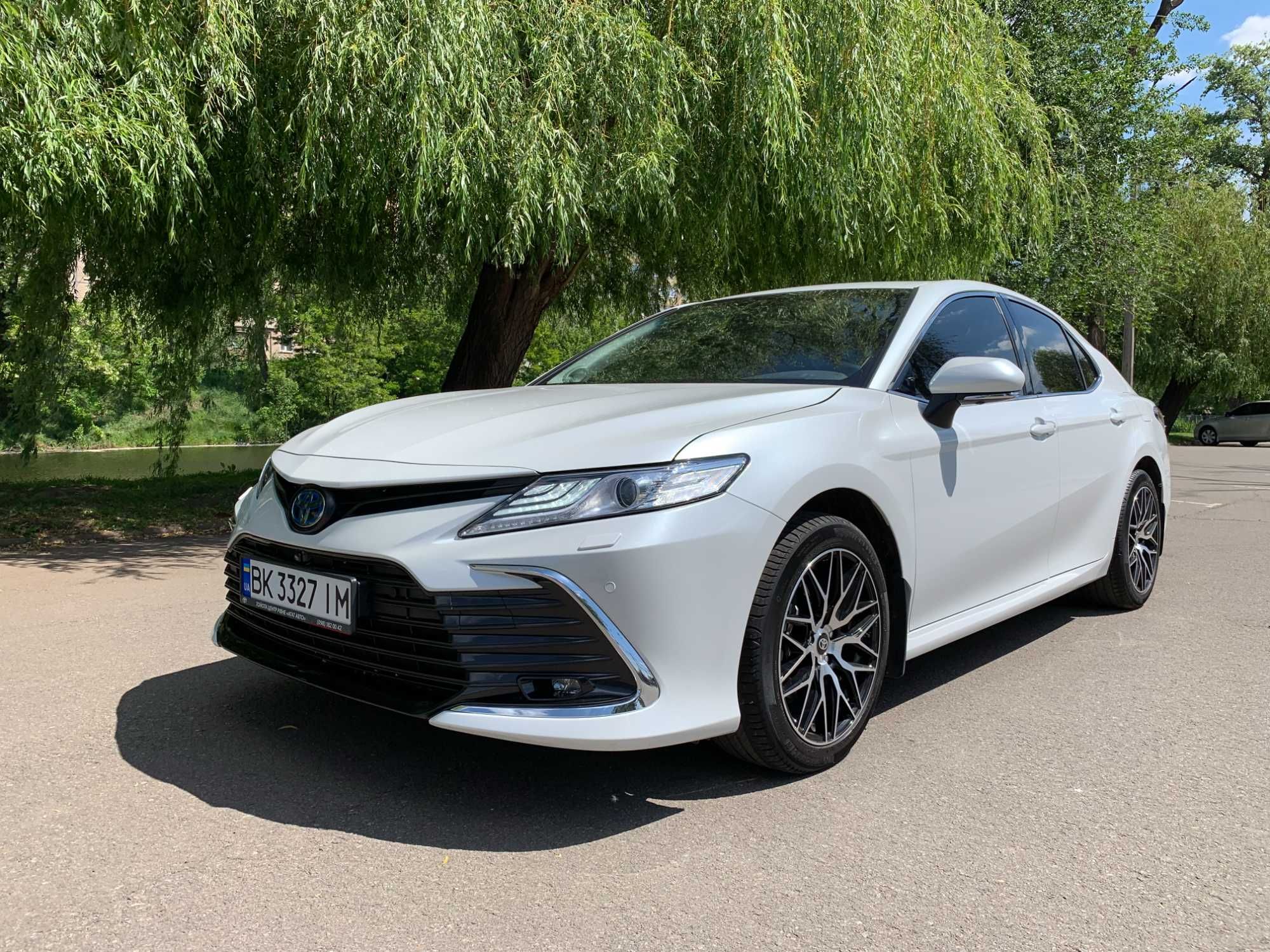 Toyota Camry 2023 Premium+