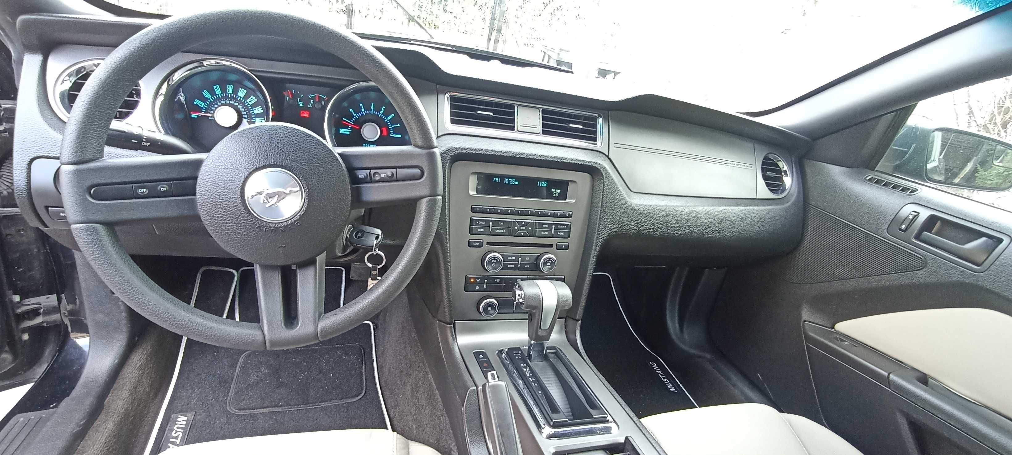 Ford Mustang 2011, 3,7 automat, 144 tys km