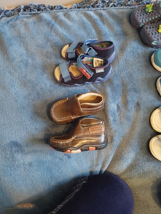 Sprzedam 17 par bucików dla chłopca od 20-24 markowe