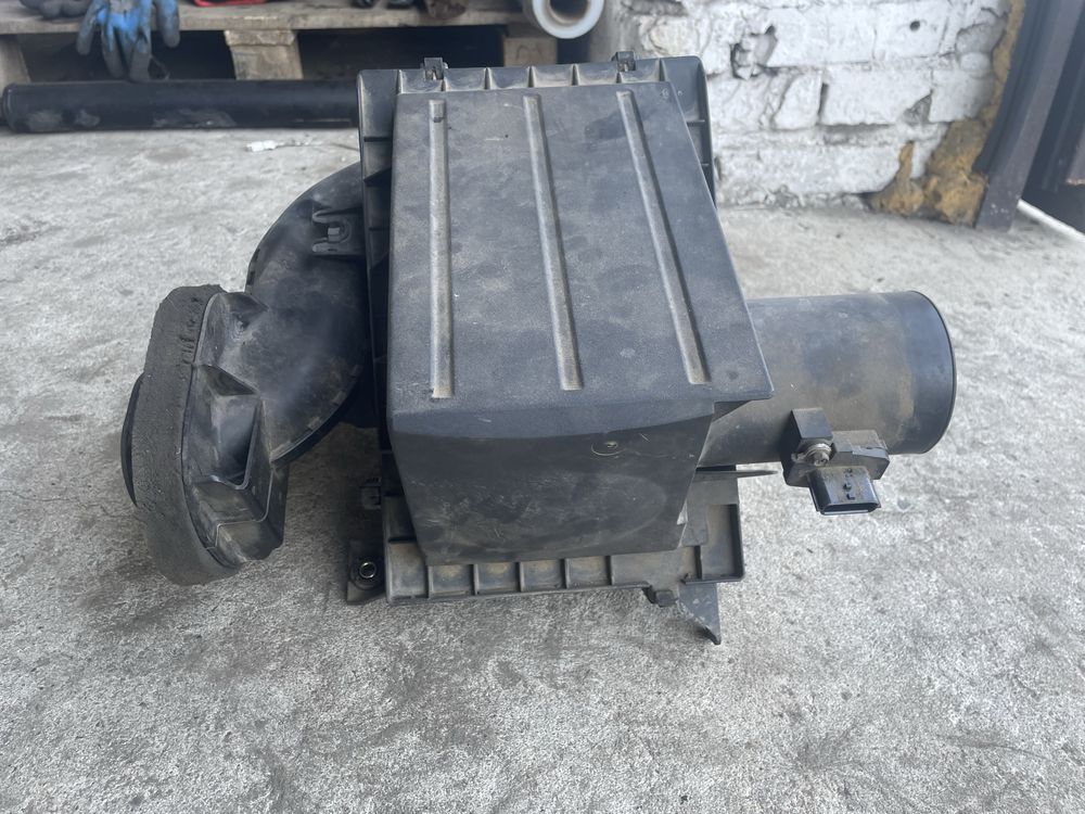Корпус повітряного фільтра Nissan Navara D40 Nissan Pathfinder R51
