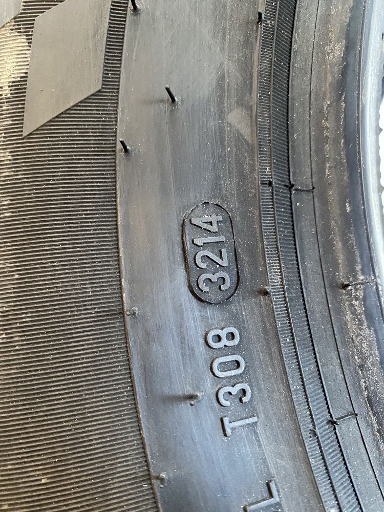 Opona pojedyncza 205/70/15 C Pirelli Carrier