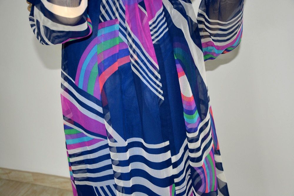 Sukienka długa maxi zwiewna, geometryczne wzory 38 M