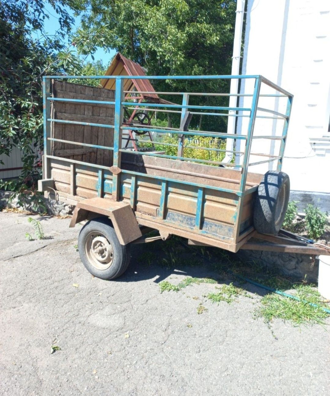 Прицеп в робочому стані.